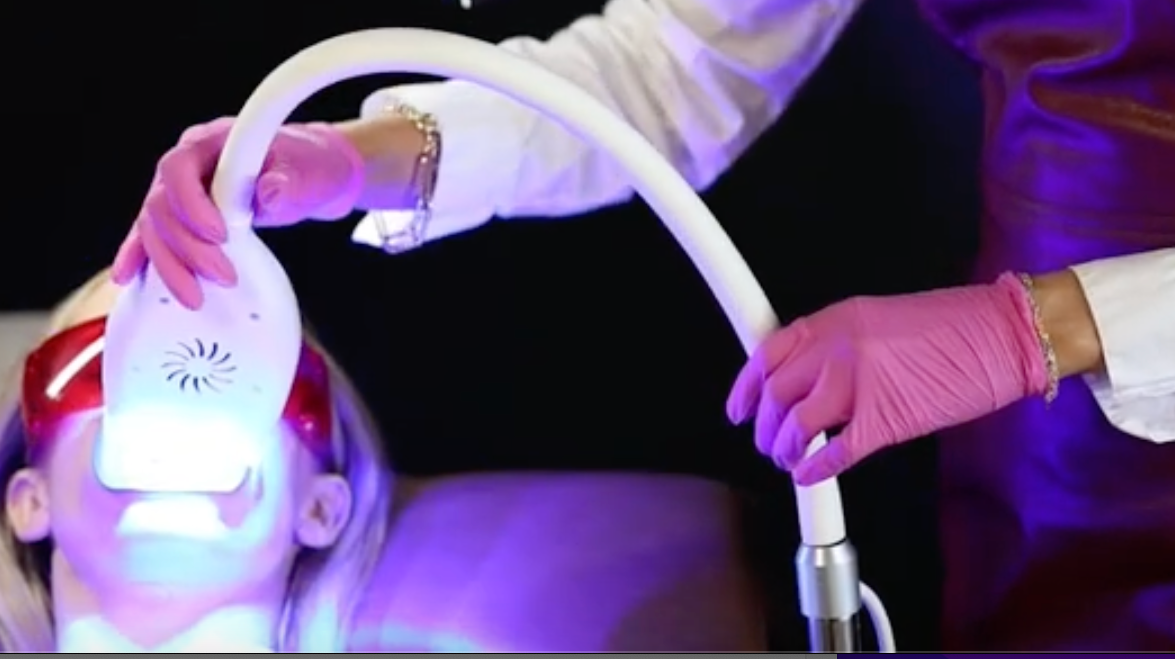 How Does Teeth Whitening Actually Work? (The Science Explained)